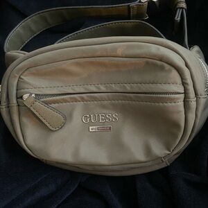 GUESS sling/fanny pack